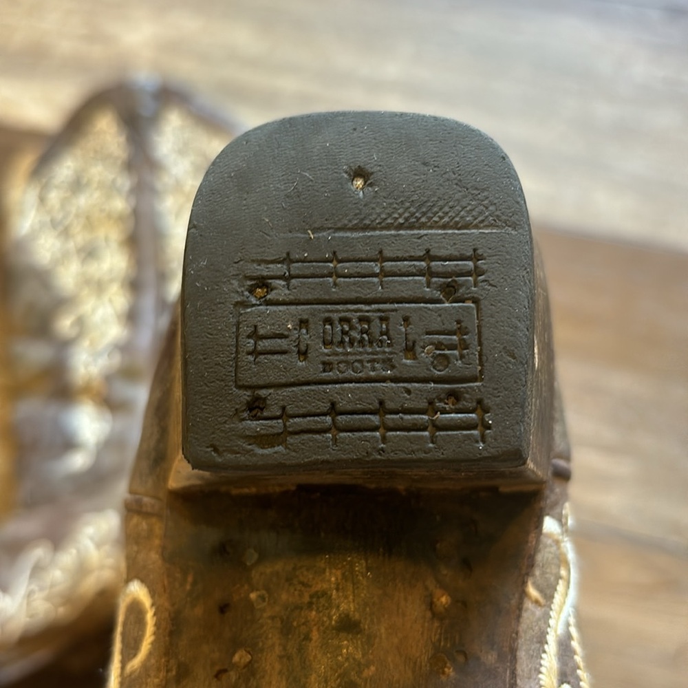 Corral women’s boots - Picture 3 of 5